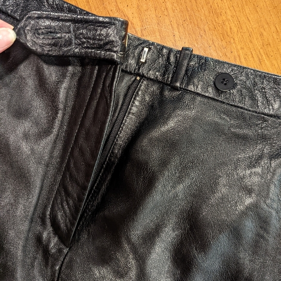 Hugo Buscati Vintage 90's Black Leather Pencil Mini Skirt in Size 2 - Picture 10 of 10